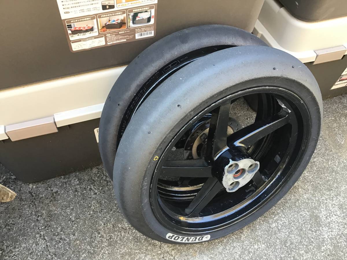  ダンロップ スリック もてぎ7LAP走行まだまだ新鮮 NSF250 RS125 S85 などに(オンロード)｜売買されたオークション情報、yahooの商品情報をアーカイブ公開 - オークファン オンロード