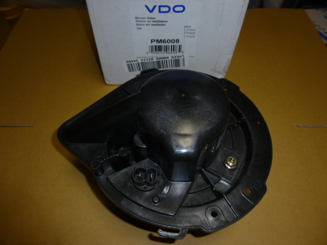 ヴァナゴンT4/ユーロバンT4/コラード/GOLF2/JETTA2/パサート用ブロアモーター新品VDO製 左ハンドル車用 ヴァナゴンT4&frasl;ユーロバンT4 ヴァナゴンT3&frasl;ヴァナゴンT4&frasl;ユーロバンT4&frasl;GOLF2&frasl;GOLF3&frasl;GOLF4 ヴァナゴンT3&frasl;ヴァナゴンT4&frasl;GOLF&frasl;コラード用E&frasl;Gオイル ヴァナゴンT3&frasl;ヴァナゴンT4&frasl;GOLF&frasl;コラード用E&frasl;G 解説知っていますか？VW T4のWESTFALIA車とディーラー車の違い