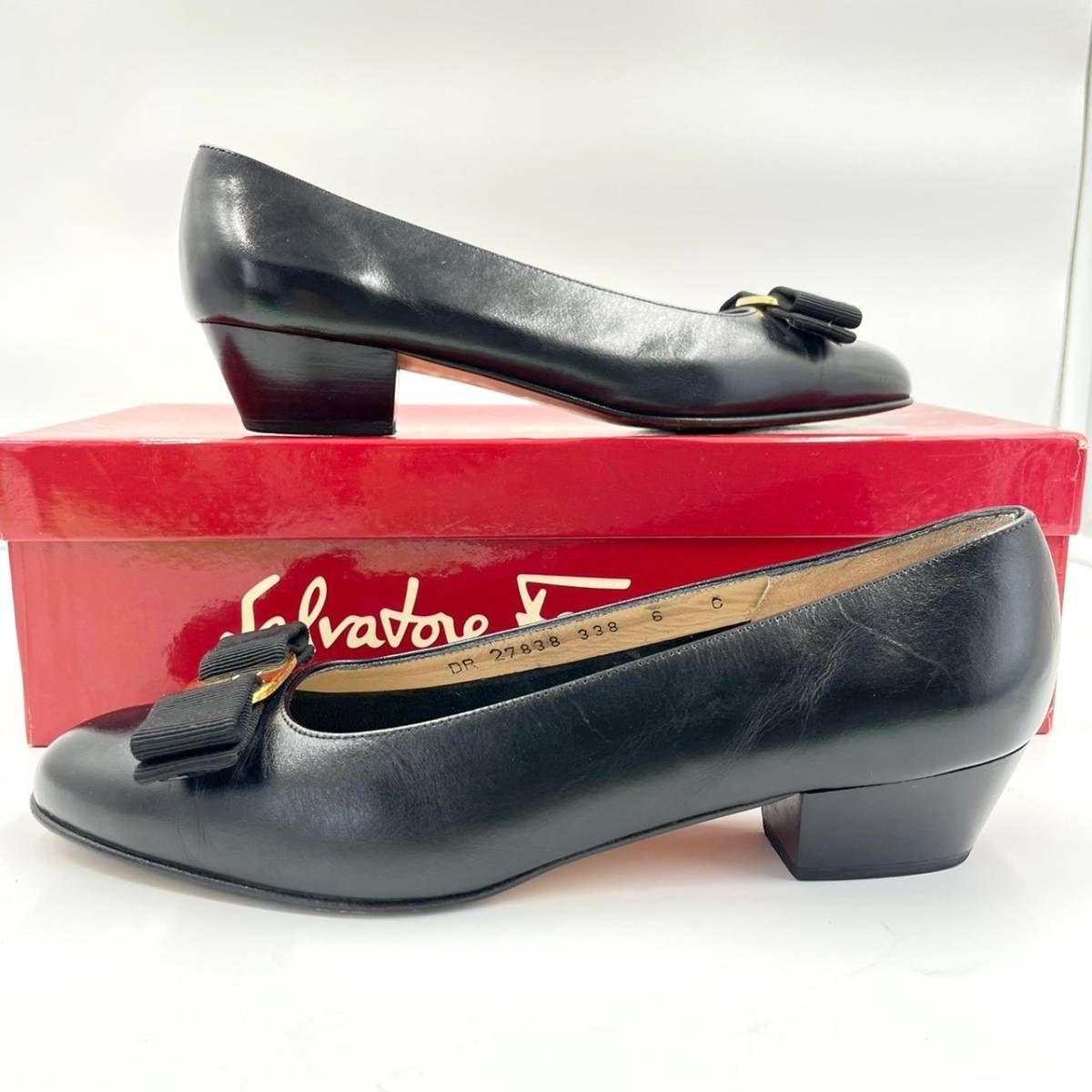 【美品】フェラガモ ヴァラ リボン レザー ローヒール パンプス ブラック 6C 2 Salvatore Ferragamo サルヴァトーレフェラガモ 本 ラウンドトゥ 本革パンプス