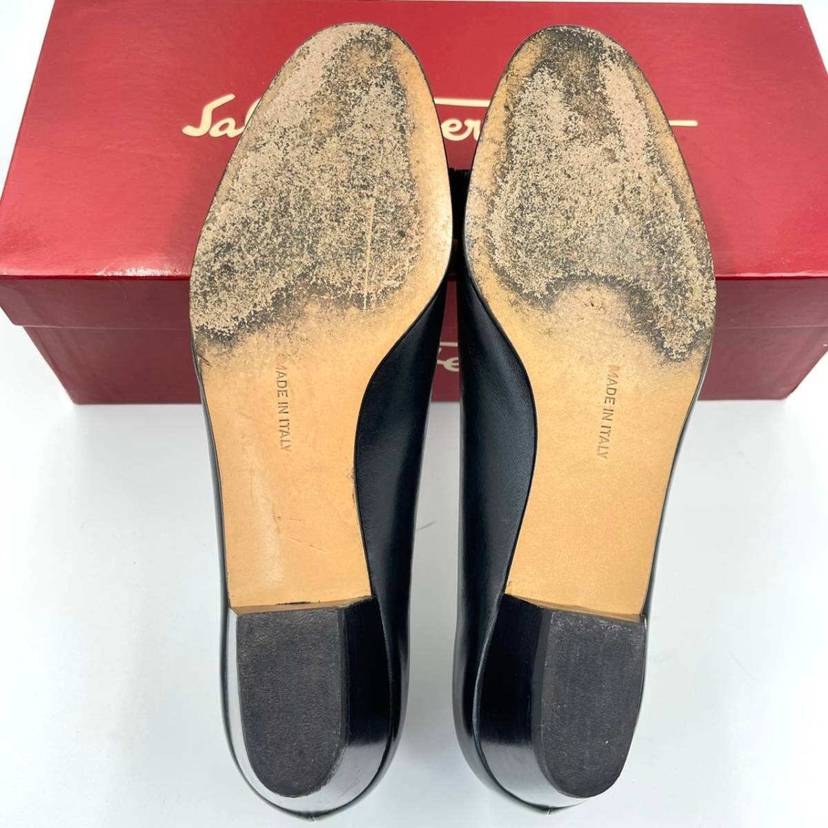 【美品】フェラガモ ヴァラ リボン レザー ローヒール パンプス ブラック 6C 2 Salvatore Ferragamo サルヴァトーレフェラガモ 本 ラウンドトゥ 本革パンプス