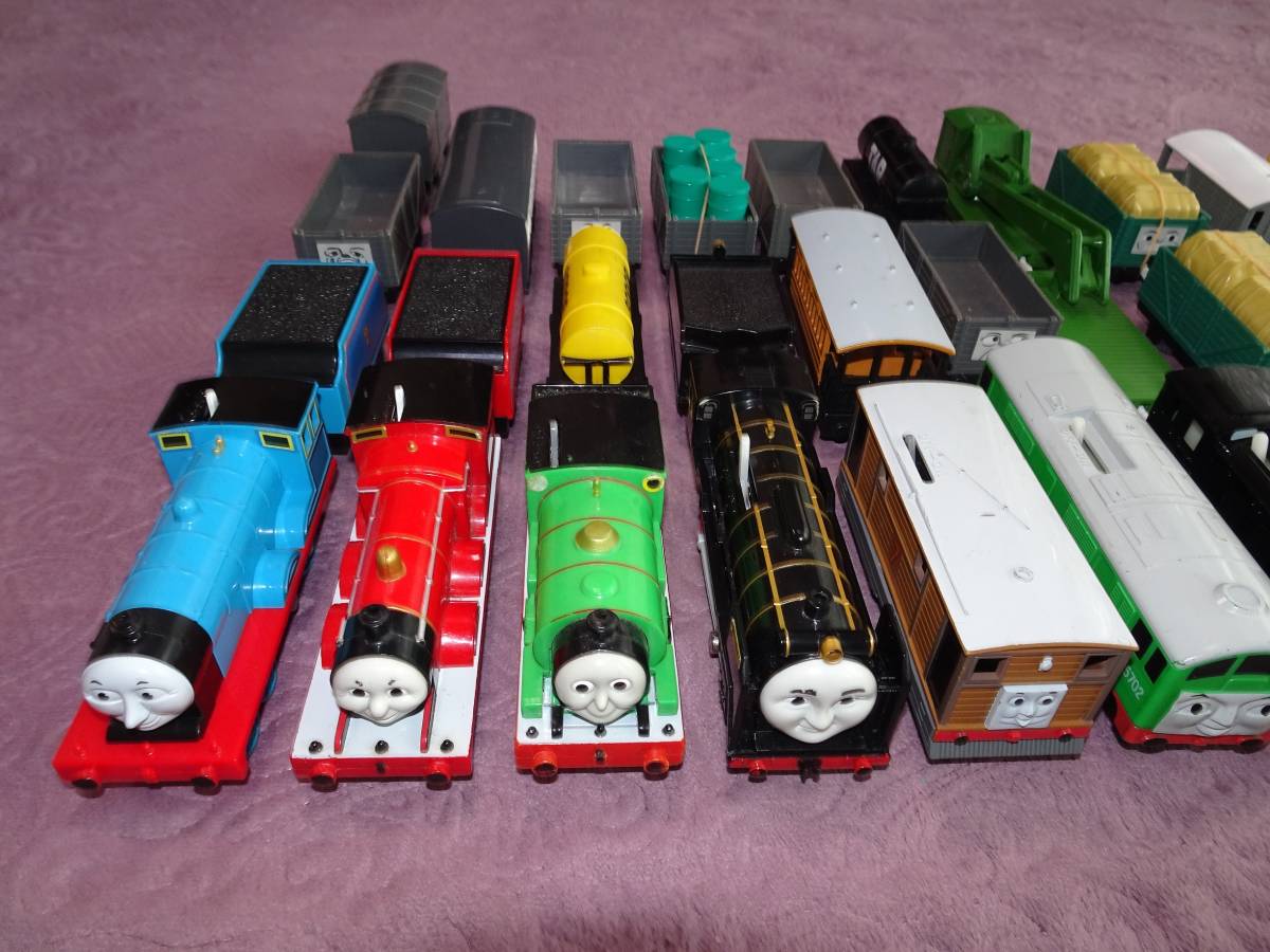 1円スタート プラレール トーマスシリーズ 14セット 動力車14台 初代おしゃべりトーマス付 セット 売買されたオークション情報 Yahooの商品情報をアーカイブ公開 オークファン Aucfan Com