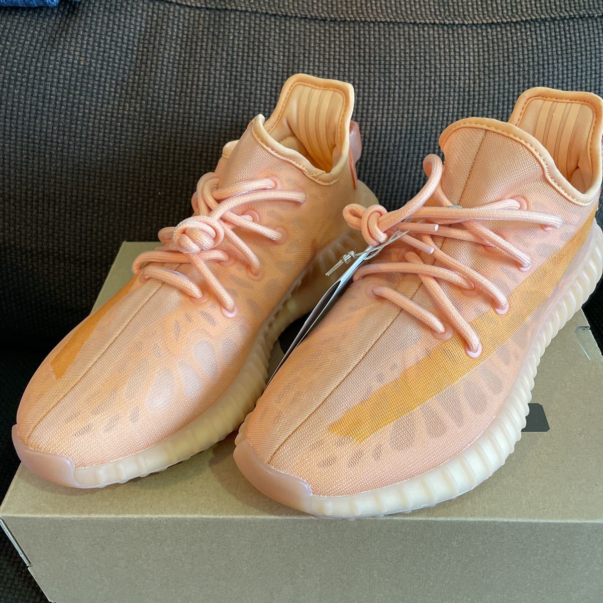  adidas YEEZY BOOST V2 MONO CRAY 26.5cm(26.5cm)｜売買されたオークション情報、yahooの商品情報をアーカイブ公開 - オークファン 26.5cm