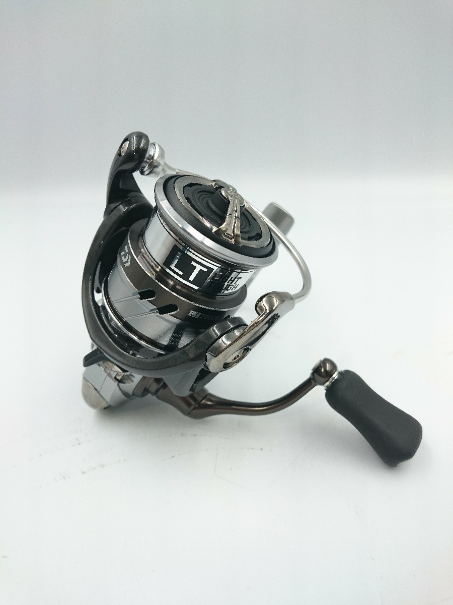 フィッシング Daiwa 18 CALDIA LT 2000S スピニングリール