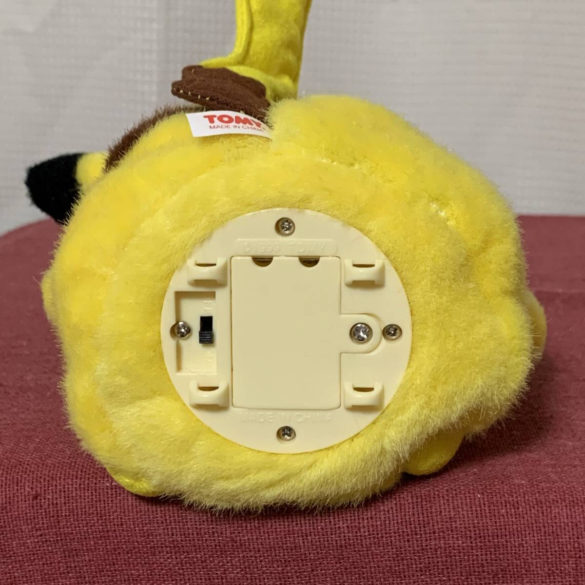 TOMY フリフリポケモンピカチュウ TOMY フリフリポケモンピカチュウ
