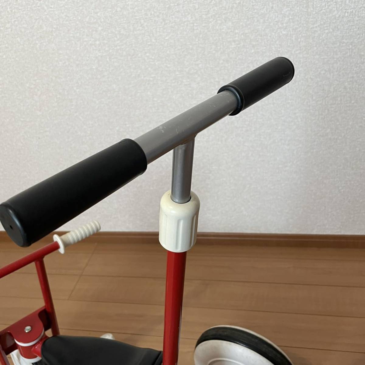 無印良品 三輪車 レッド 無印良品 三輪車 レッド 舵取り棒付き 赤色 