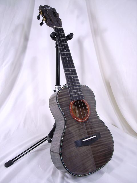  ウクレレ コンサートサイズ コンサート ukulele 単板 メイプル単板 メイプル 少し訳あり(本体)｜売買されたオークション情報、yahooの商品情報をアーカイブ公開 - オークファン 本体