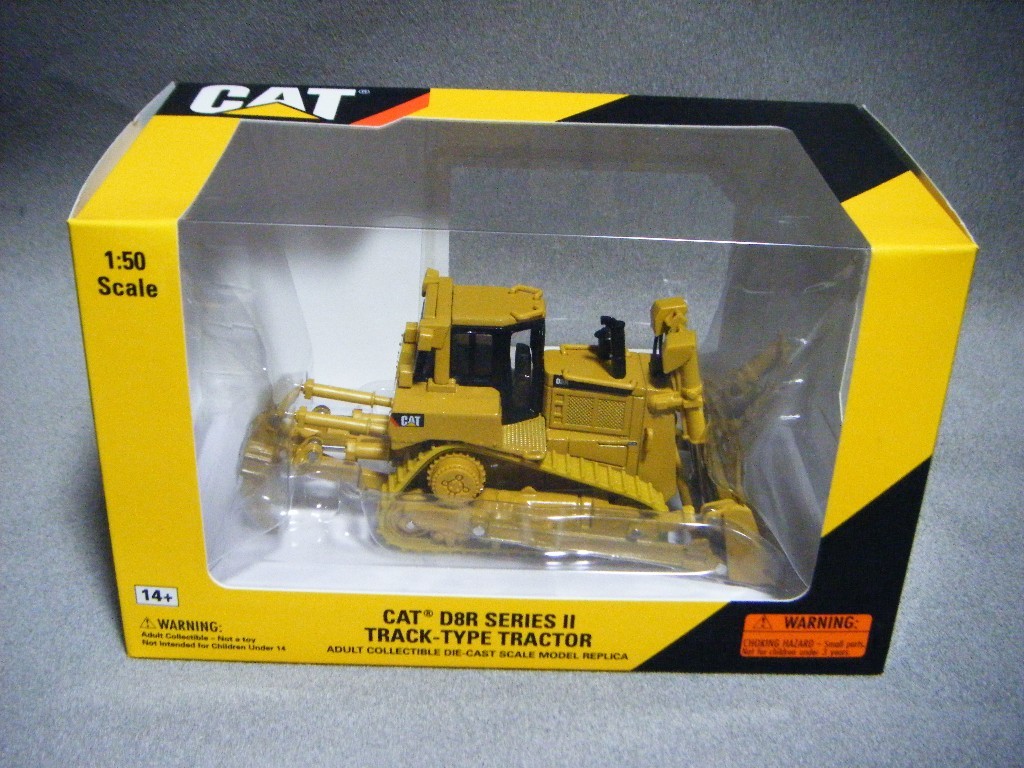 □京商 CATキャタピラー『1/50 CAT D8R SERIES Ⅱ TRACK-TYPE TRACTOR