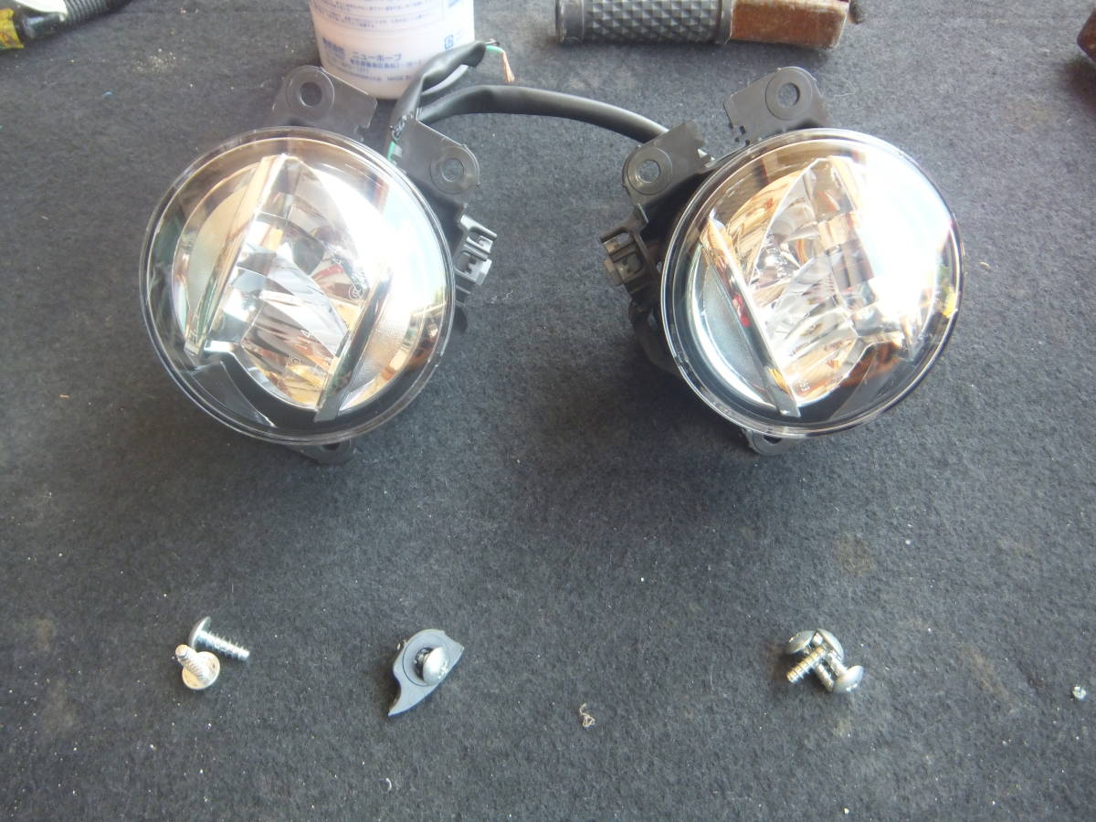 【HOT，定番人気】 クロスビー Xbee フォグランプ KOITO 114-11092 L R MN71S(スズキ用)｜売買されたオークション情報、yahooの商品情報をアーカイブ公開 - オークファン 純正品