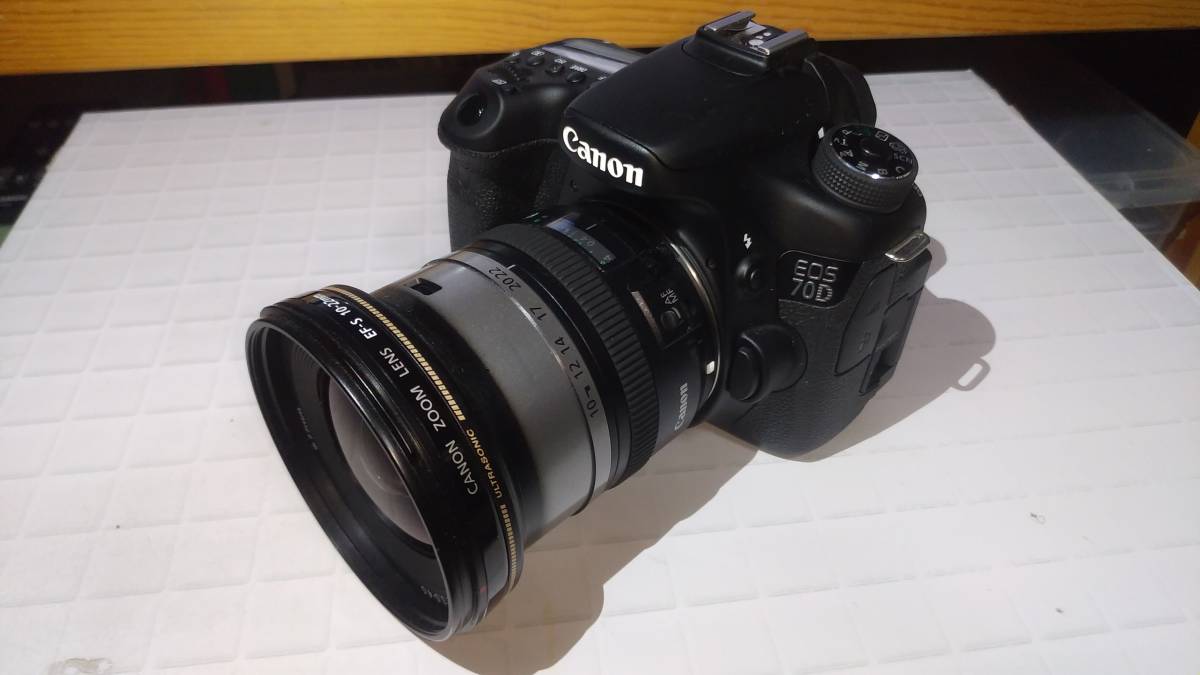 70D EOS Canon EF-S デジタル一眼レフカメラ IS STM 18-135 キャノン 