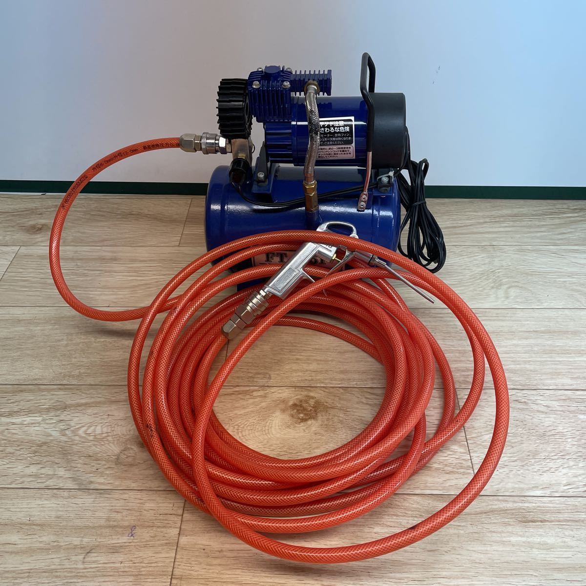 Meltec メルテック オイルレス ミニエアーコンプレッサー FT-35P DC12V 