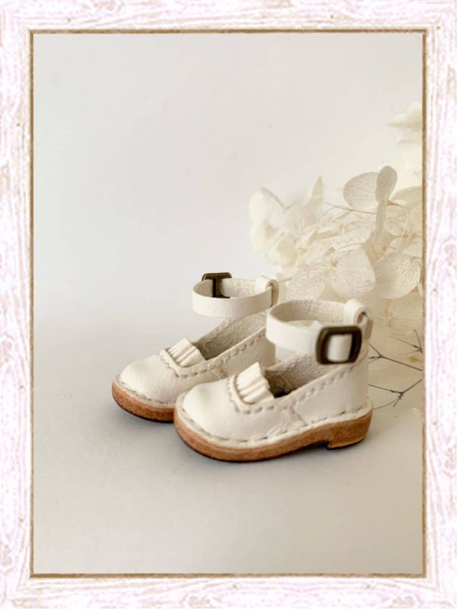 ＊Blythe outfit ネオブライス ピュアニーモS ホワイト レース付きアンクルストラップパンプス 革 ドール ブーツ リバティ