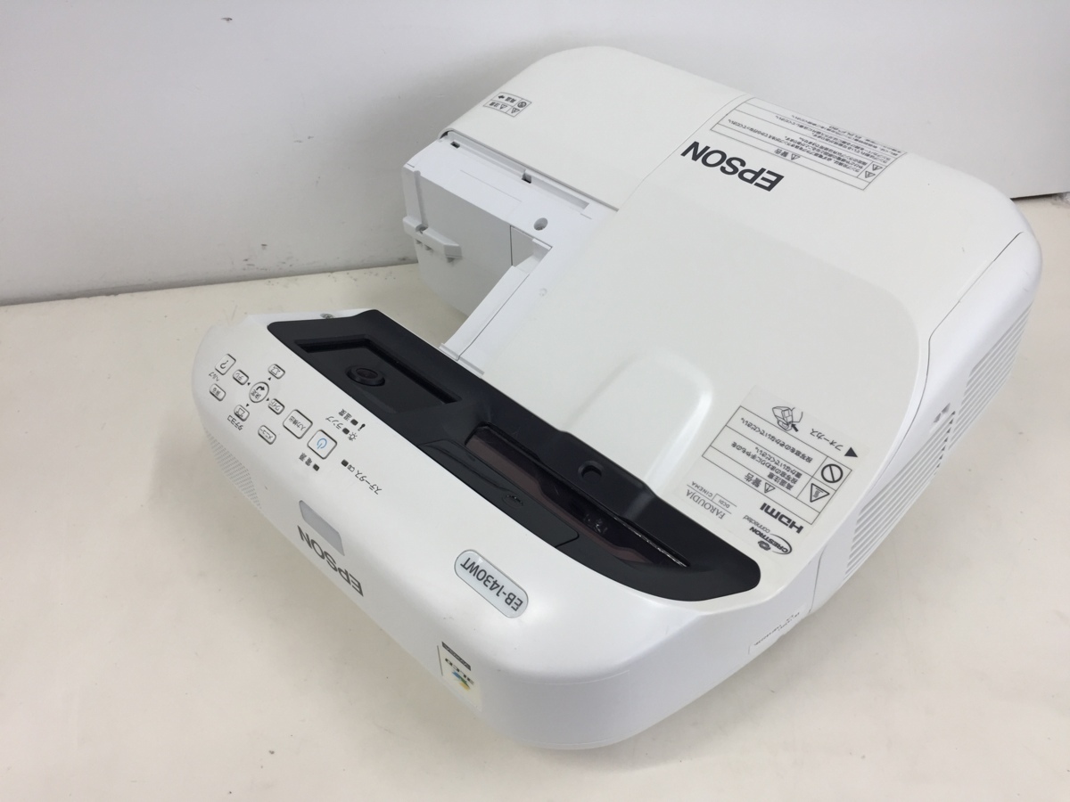 3）Panasonic プロジェクターPT-DW6300S ジャンク Panasonic ⁄ DLP DLP