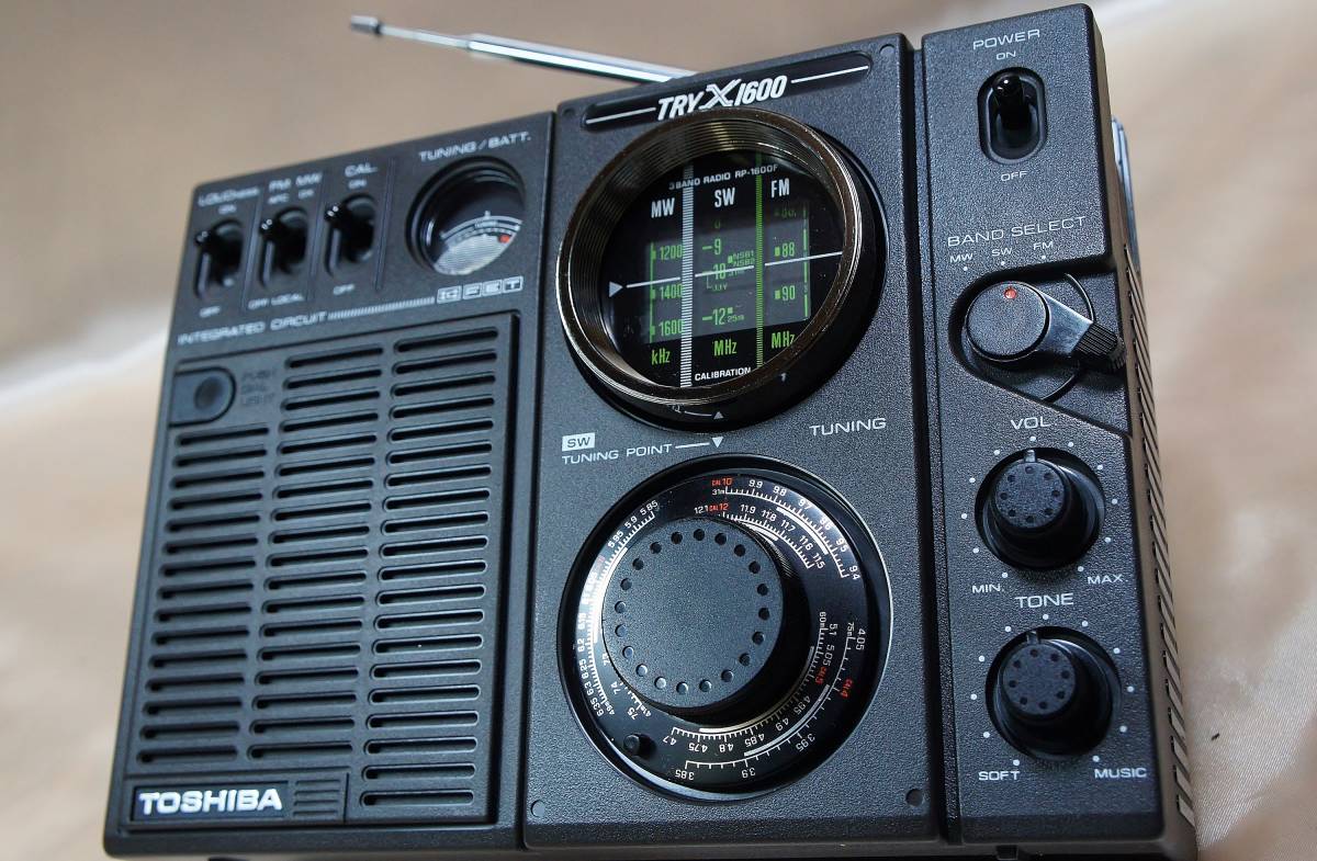 ☆受信できます☆トライX1600☆東芝TOSHIBA☆RP-1600F☆BCLラジオ