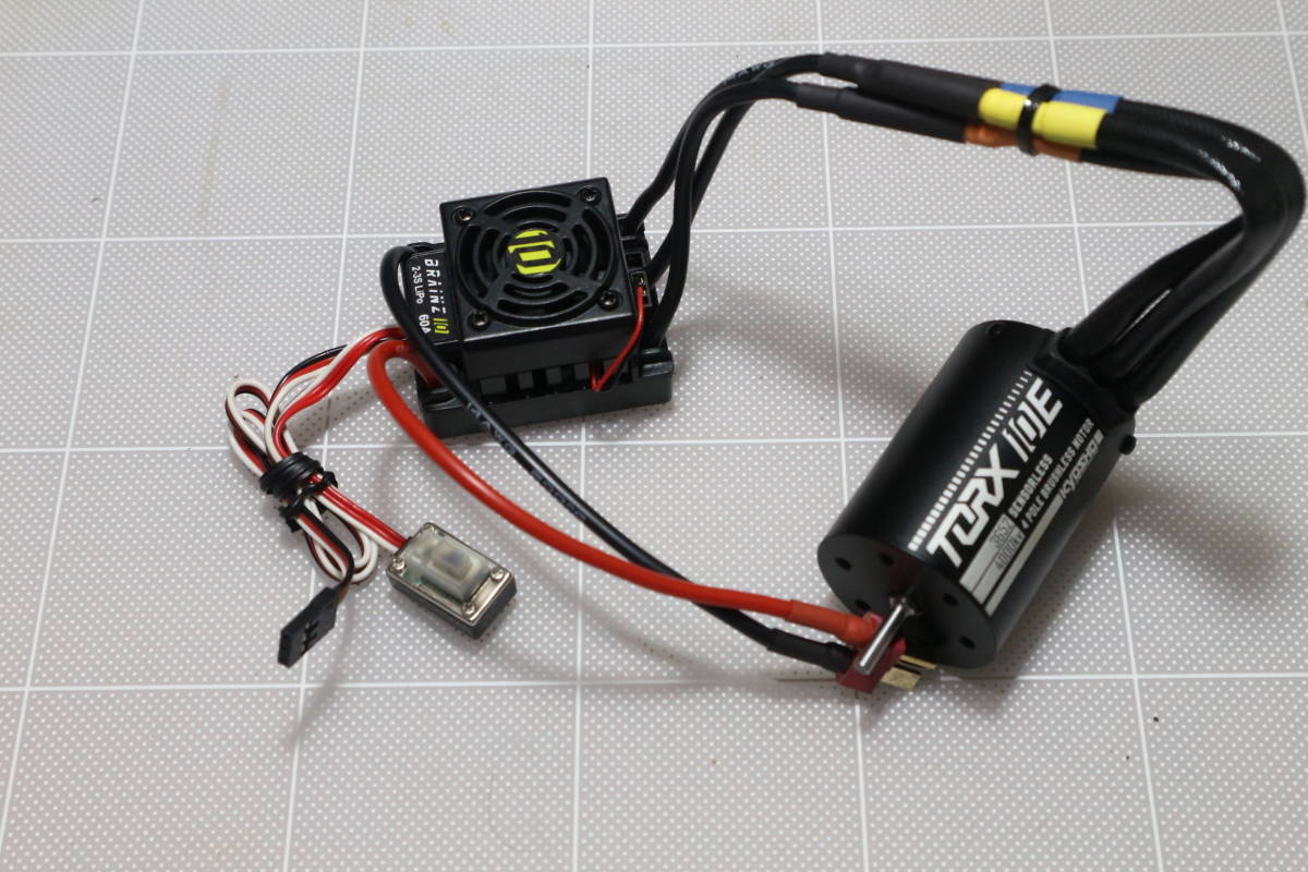 ほぼ未使用　京商ブラシレス　TORX10Eモーター・BRAINZ10v2アンプ 京商 マッドバンVE FAZER RTRに付属のブラシレスアンプとモーター
