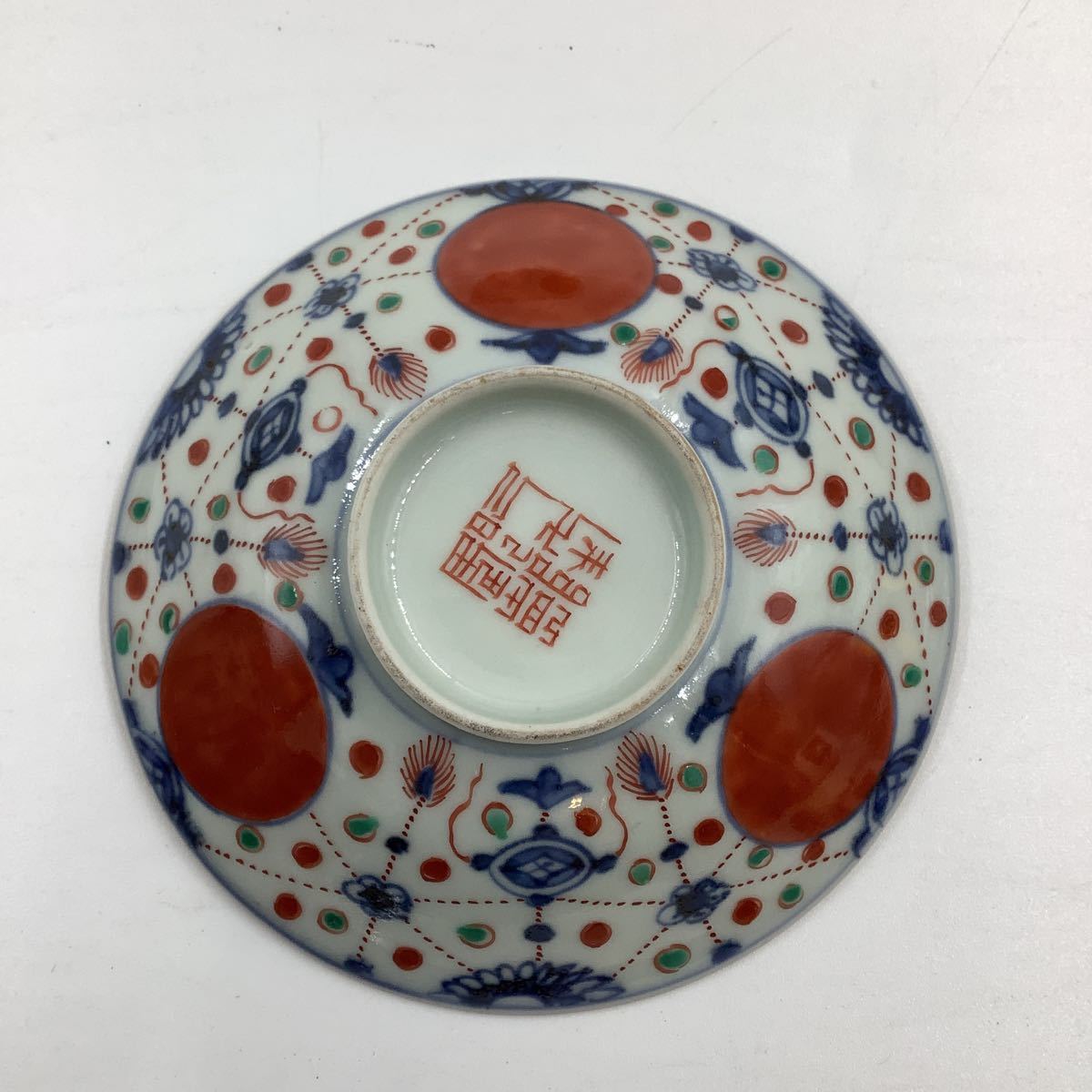 時代明治伊万里　赤玉瓔珞文の蓋付き茶碗　5セット（骨董アンティーク蚤の市 時代明治伊万里 赤玉瓔珞文の蓋付き茶碗 5セット（骨董アンティーク