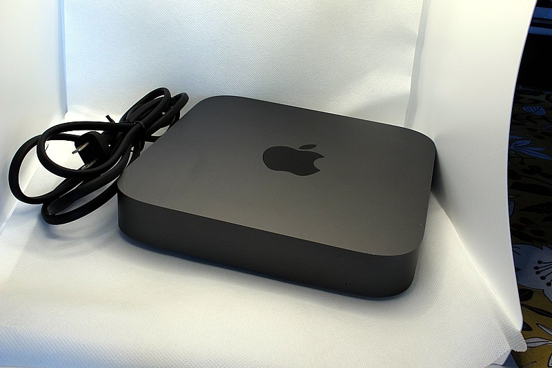 □Apple□ iMac (21.5-inch， Mid 2011) / Core i5 2.5GHz / メモリ