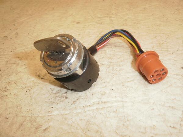 HP1065 ダックス50(6V) メインキーBOX ST50-5179