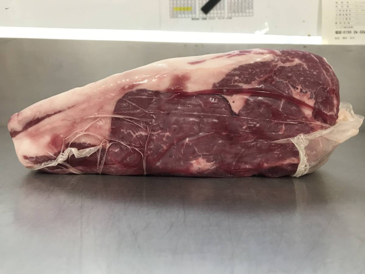 定番，得価 十勝牛肉 黒毛和牛A5ザブトン脂身掃除除去済み 銘柄常陸牛 ロース 訳あり》十勝産牛ロースD ブロック ２７００ｇ A5等級 松阪牛 和牛セレブ 200g×1枚– サーロインステーキ ３ｋｇ 黒毛和牛 すき焼き