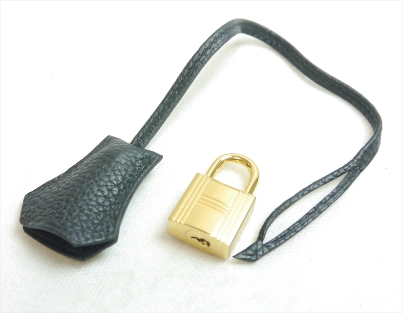 未使用保管品 エルメス カデナ 鍵 クロシェット レザー ゴールド 未使用保管品 エルメス カデナ 鍵 クロシェット レザー ゴールド
