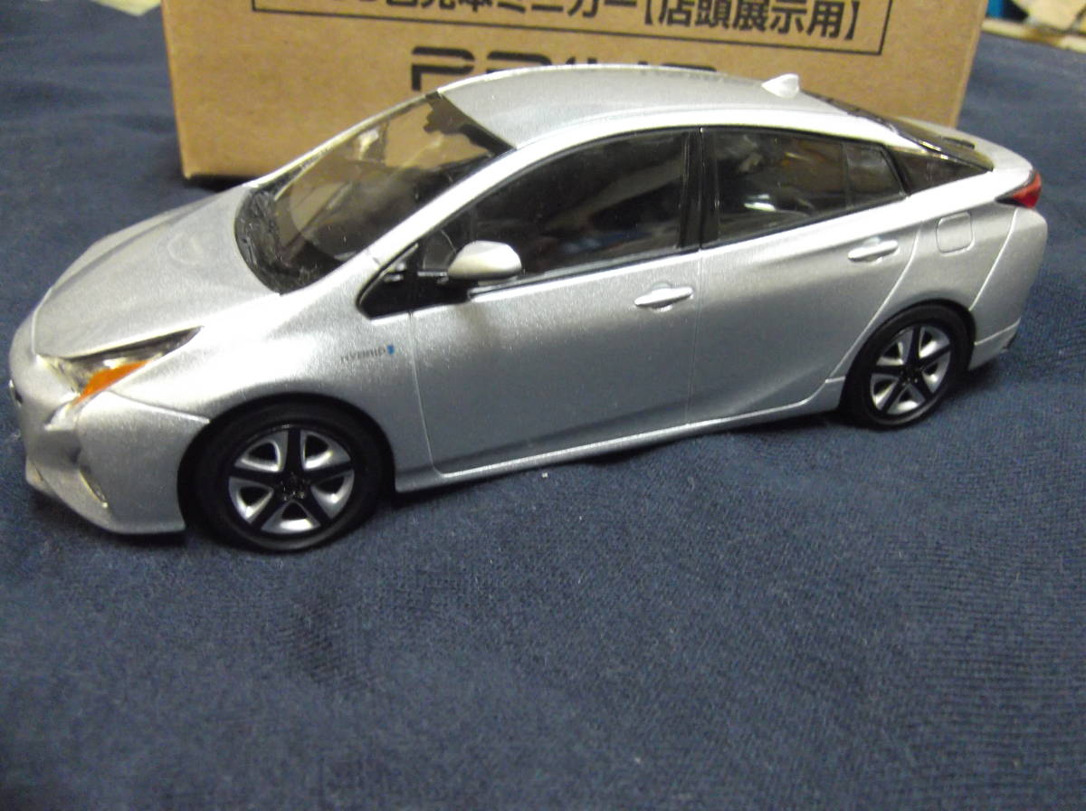 非売品】トヨタ プリウス シルバーメタリック 1/30ミニカー 【公式通販】