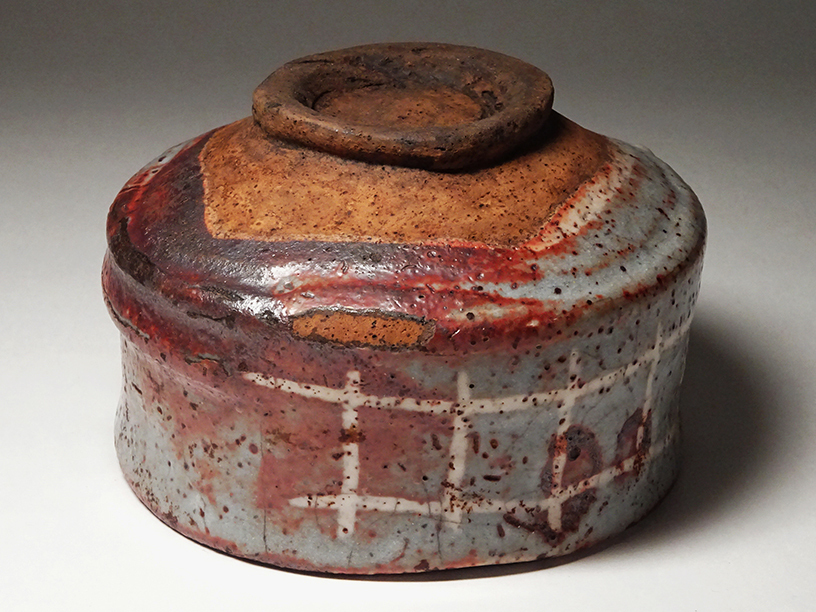 慶應◆本歌桃山茶陶の名品！ 16世紀 桃山時代 鼠志野檜垣文茶碗 旧蔵箱 「日本陶器の鑑定と鑑賞」掲載の現品_5