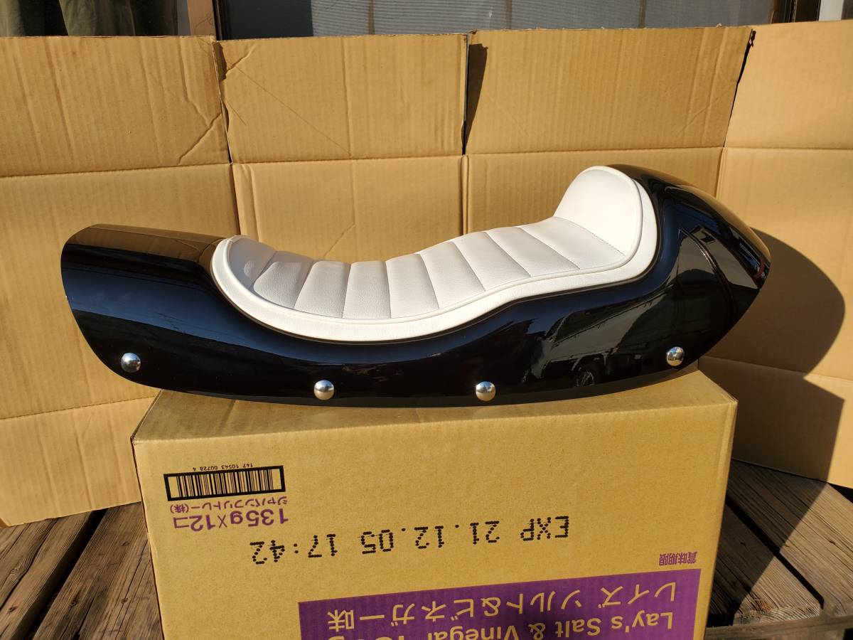 Z1 Z2 サーフィットシート Z900 Z750RSキジマ 黒×白⁄ホワイト ヨシムラ 黒×