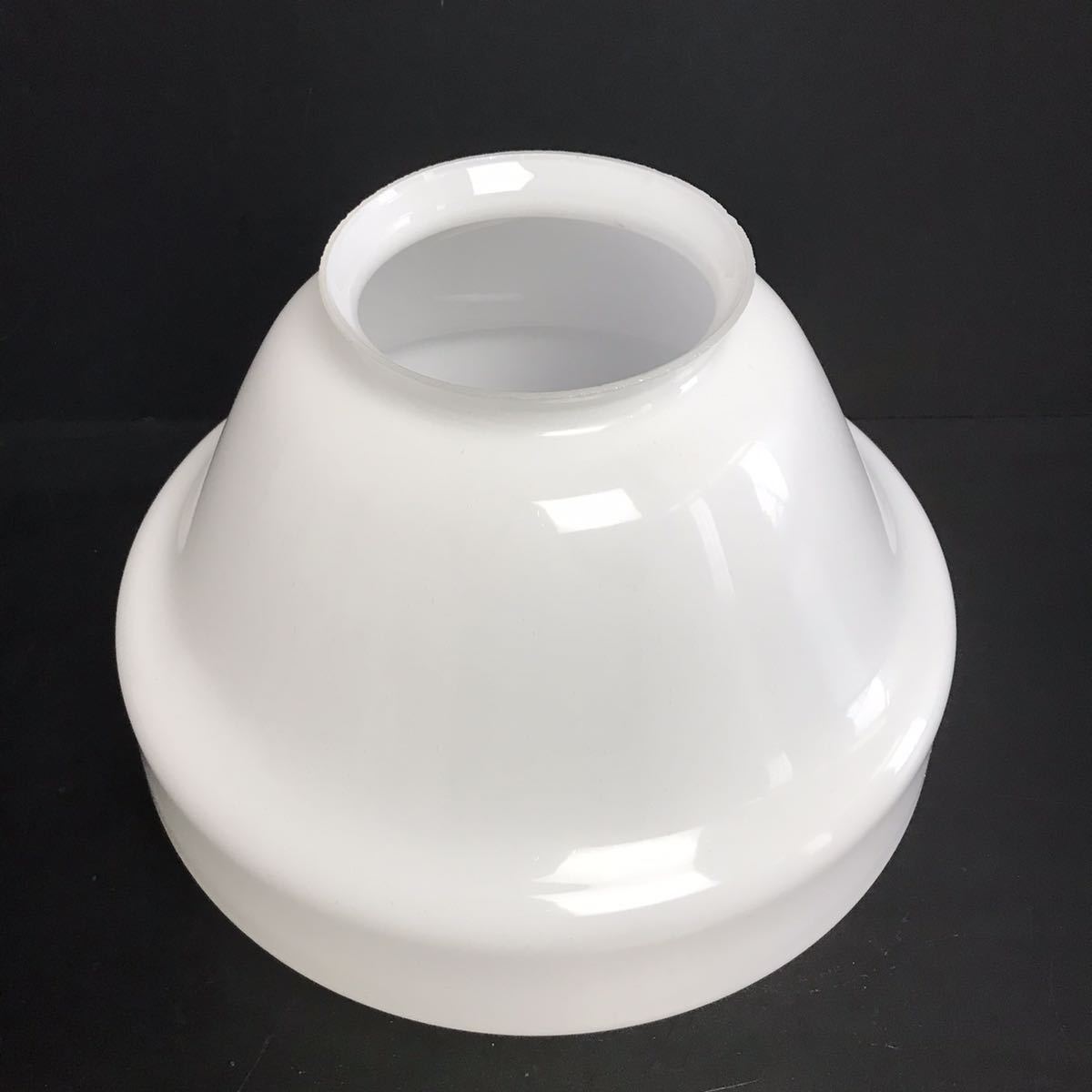 Q713] 乳白ガラス 電笠 電傘 気泡入り ガラスシェード フリル 照明器具