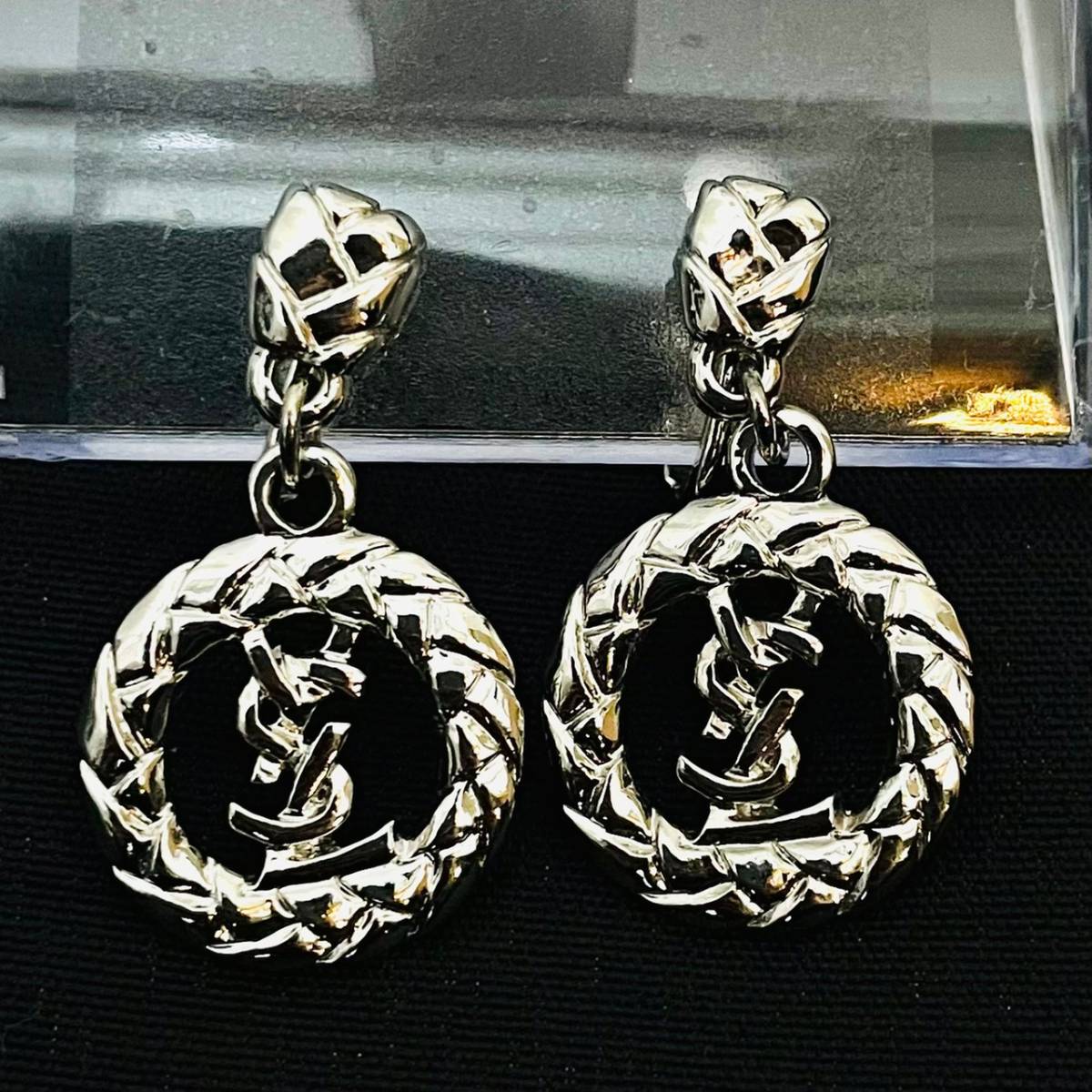4646*1　YSL　YVES SAINT LAURENT　イヴ・サンローラン　イヤリング　アクセサリー　ペア　シルバー　レディース YSL Eau \u2014 Loveshine La M94