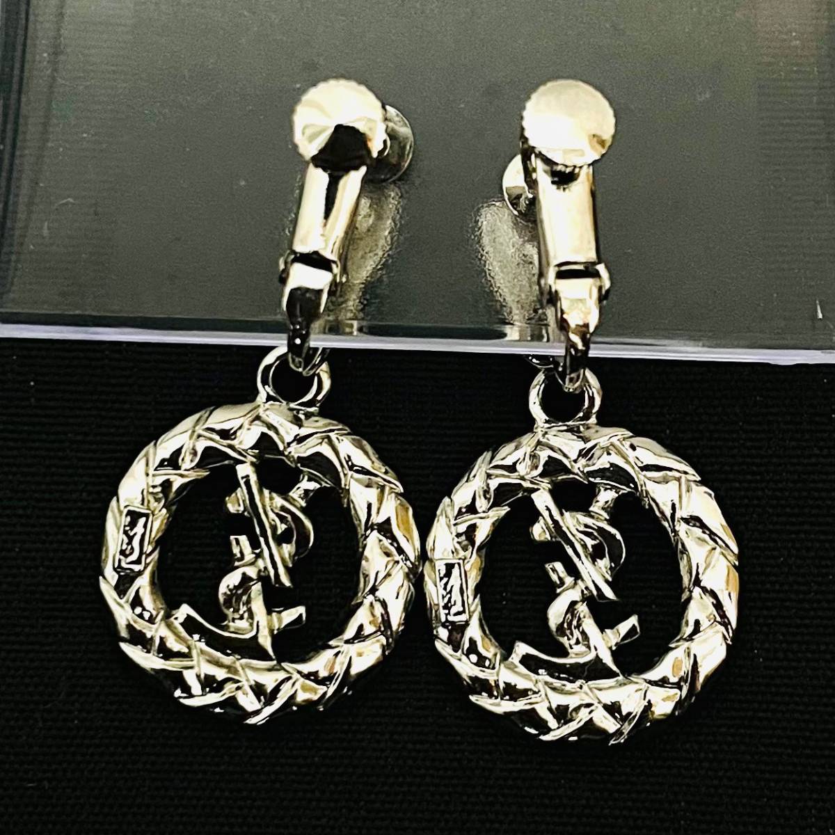 4646*1　YSL　YVES SAINT LAURENT　イヴ・サンローラン　イヤリング　アクセサリー　ペア　シルバー　レディース YSL Eau \u2014 Loveshine La M94