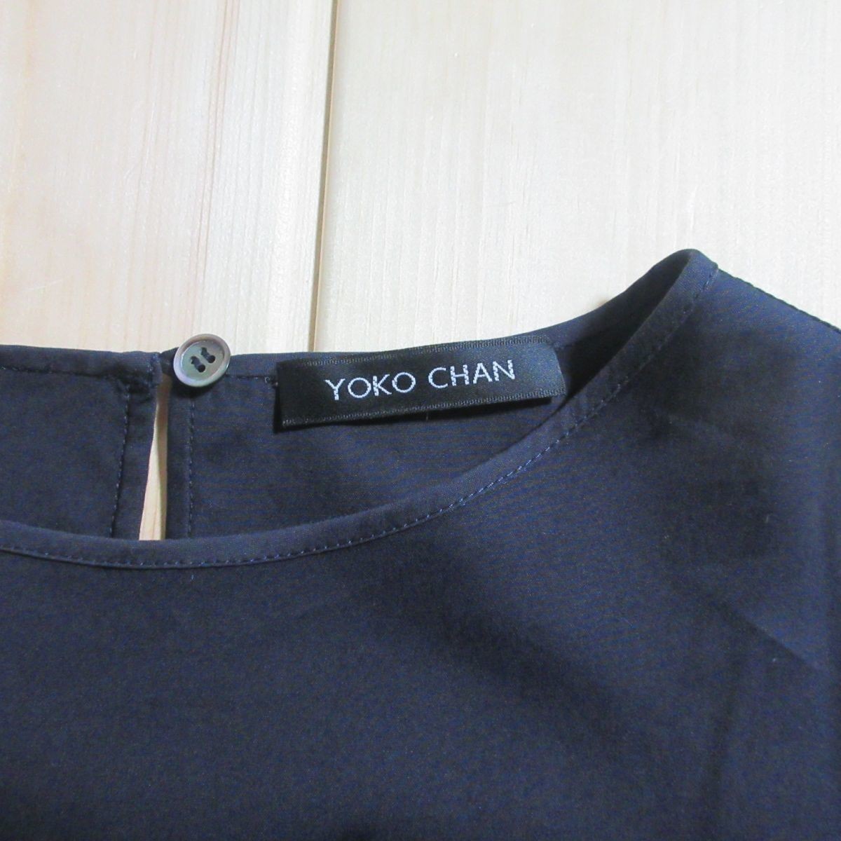 良品 YOKO CHAN ヨーコチャン ボートネック ノースリーブ ミニ丈 アシンメトリー デザイン ワンピース 濃紺 ダークネイビー F 032 CHAN YOKO ヨーコチャン ドレス ブラック36 コクーン