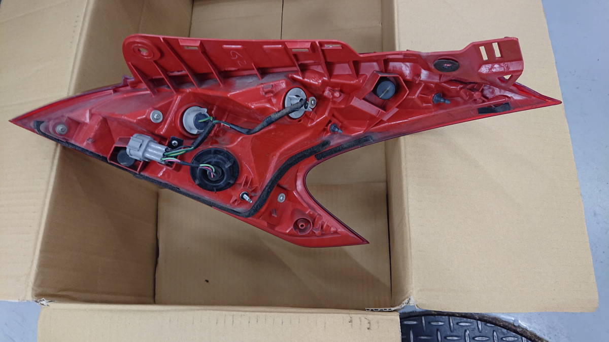 フェアレディZ Z34 左右テールランプ　レンズ