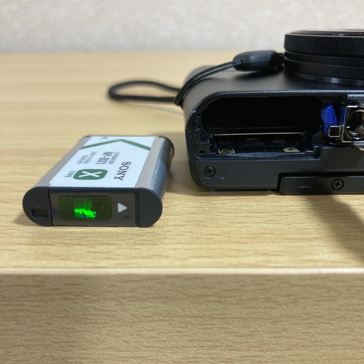 FUJIFILM X-T1 ボディ 富士フィルムミラーレス一眼 社外品レリーズ