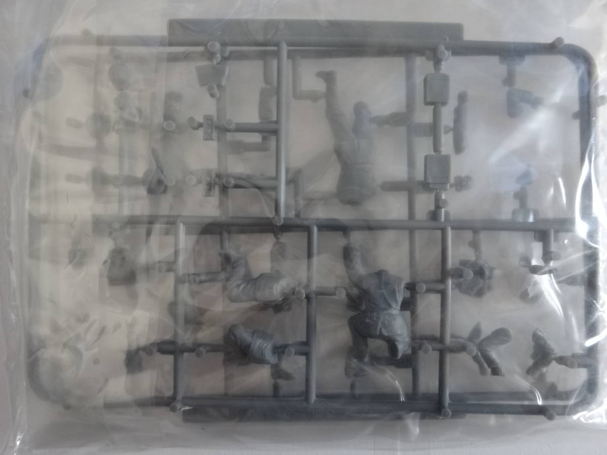 ♪希少なトライスター1/35 20mm対空機関砲FLAK38専用 フィギュアセット 