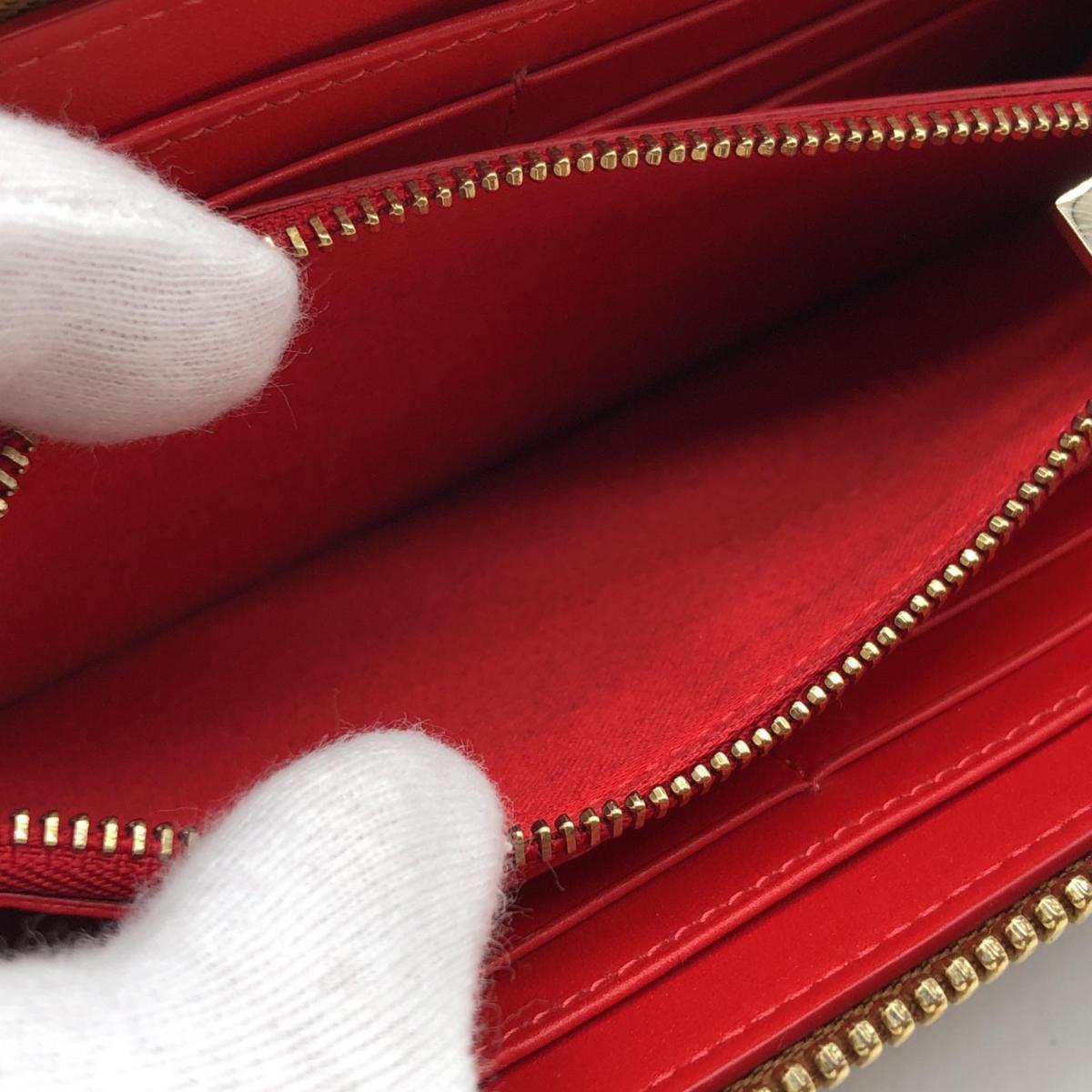 Christian Louboutin ルブタン 長財布 スパイクスタッズ ラウンド 