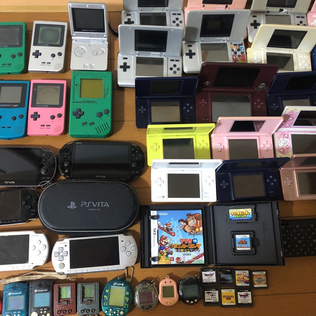 ジャンク大量ゲーム機本体　ゲームボーイ PSP たまごっち　PSVITA DS Lite ゲームボーイカラー ゲームボーイアドバンス　カセットソフト他