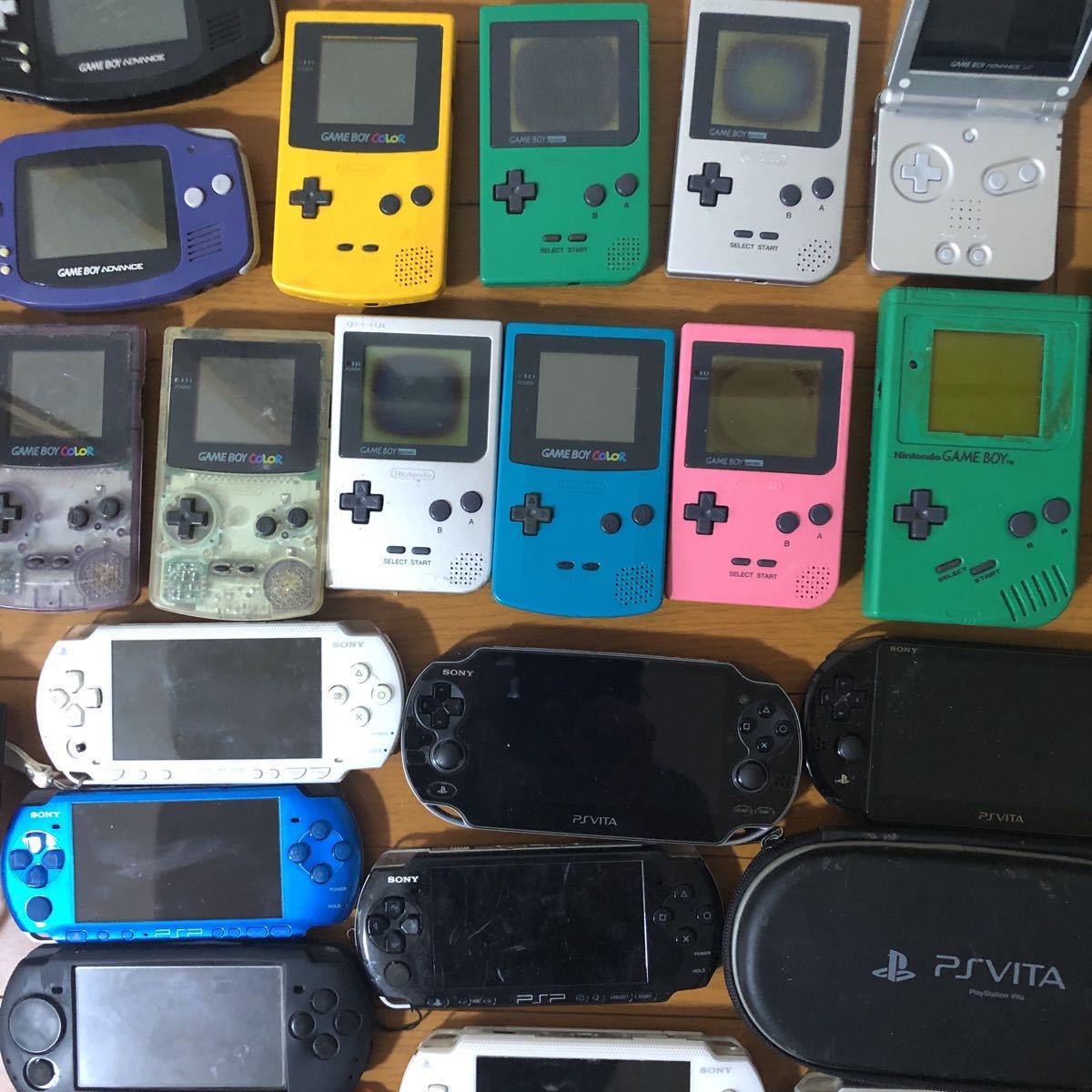 ジャンク大量ゲーム機本体　ゲームボーイ PSP たまごっち　PSVITA DS Lite ゲームボーイカラー ゲームボーイアドバンス　カセットソフト他