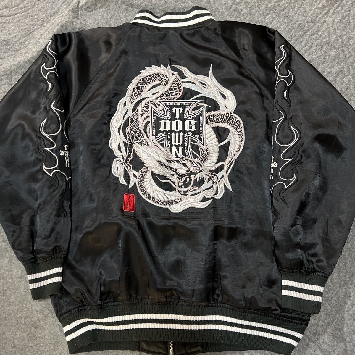 DOG TOWN BLACK DRAGON ドッグタウン スカジャン スタジャン 龍 
