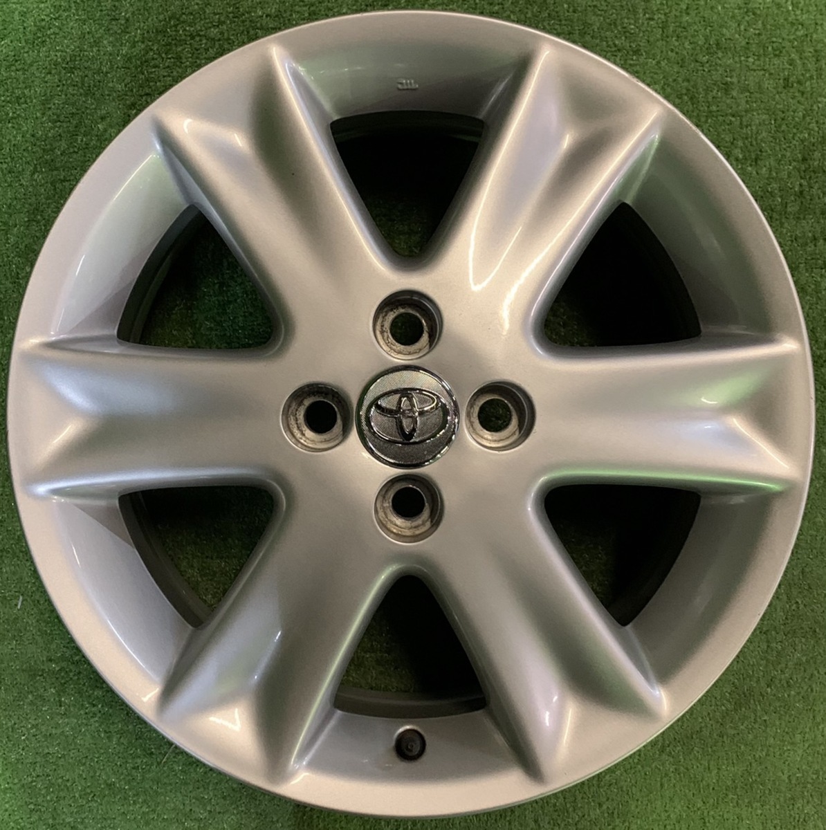 ヴィッツ RS トヨタ純正 ホイール16インチ 6J +51.165/45R16 TOYOTA トヨタ ヴィッツ RS (NCP131) 純正 ホイール 4本 6J-16 PCD100
