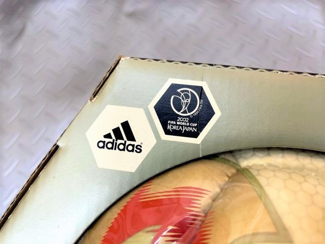 【長期保管未使用品】アディダス 2002 FIFA ワールドカップ 公式サッカーボール AS5500　５号　サッカーボール　日韓　高校生、大学生一般 adidas (アディダス) サッカーボール 5号球 FIFAワールドカップ2002