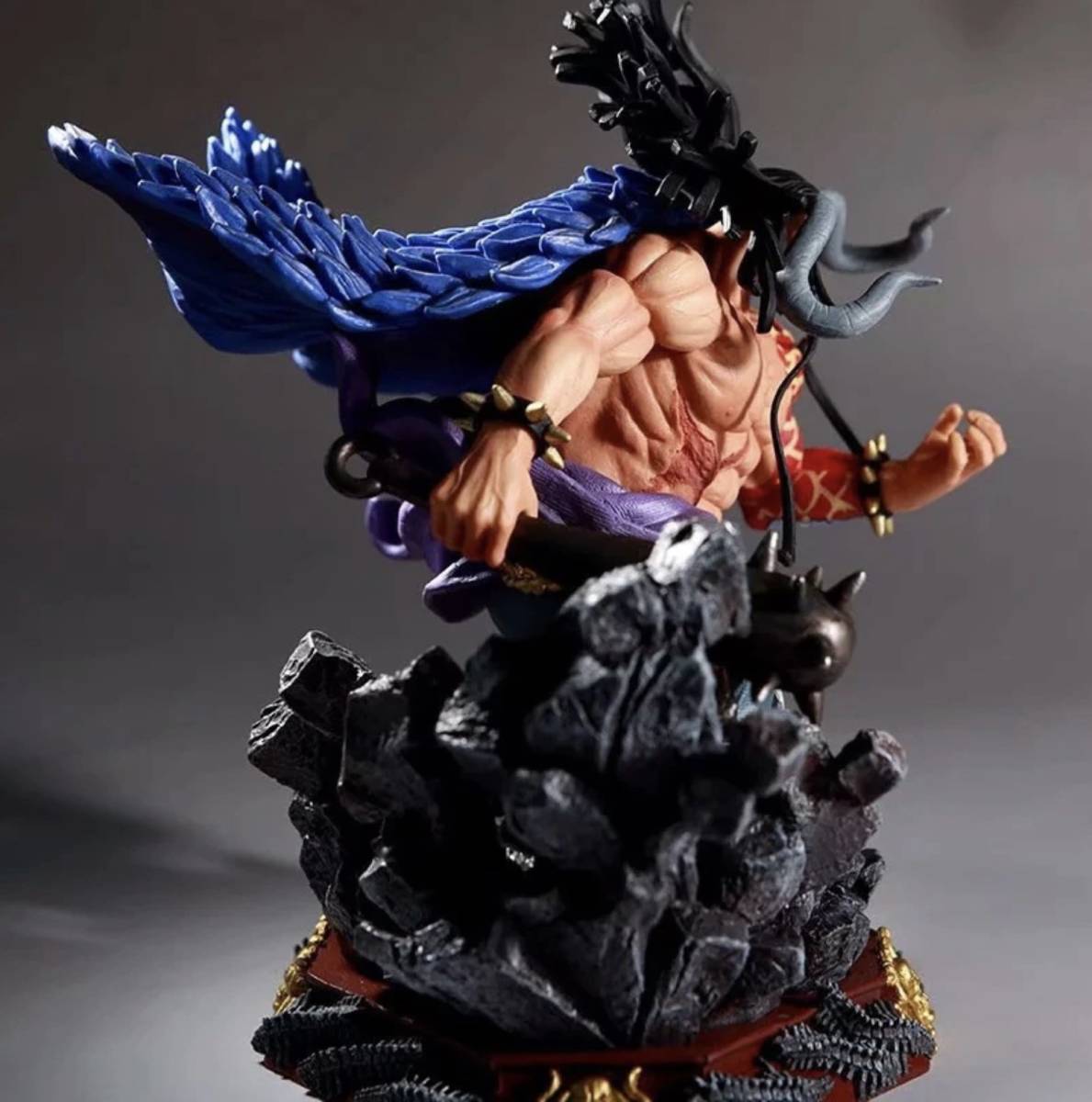 おもちゃ屋】 ONE PIECE 百獣の カイドウ フィギュア 四皇 ワンピース