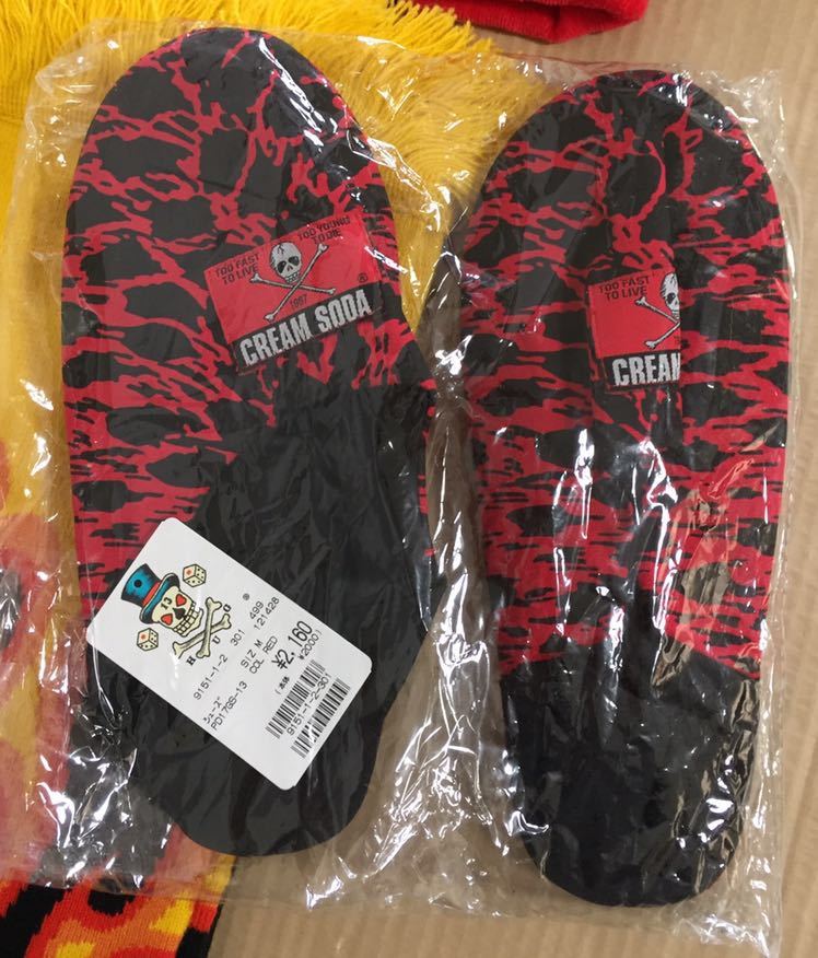 Cream Soda クリームソーダ グッズ Temmye ドクロ タオル マフラー バッチ スリッパ 等 品 品 コレクター放出 2500円 雑貨 売買されたオークション情報 Yahooの商品情報をアーカイブ公開 オークファン Aucfan Com