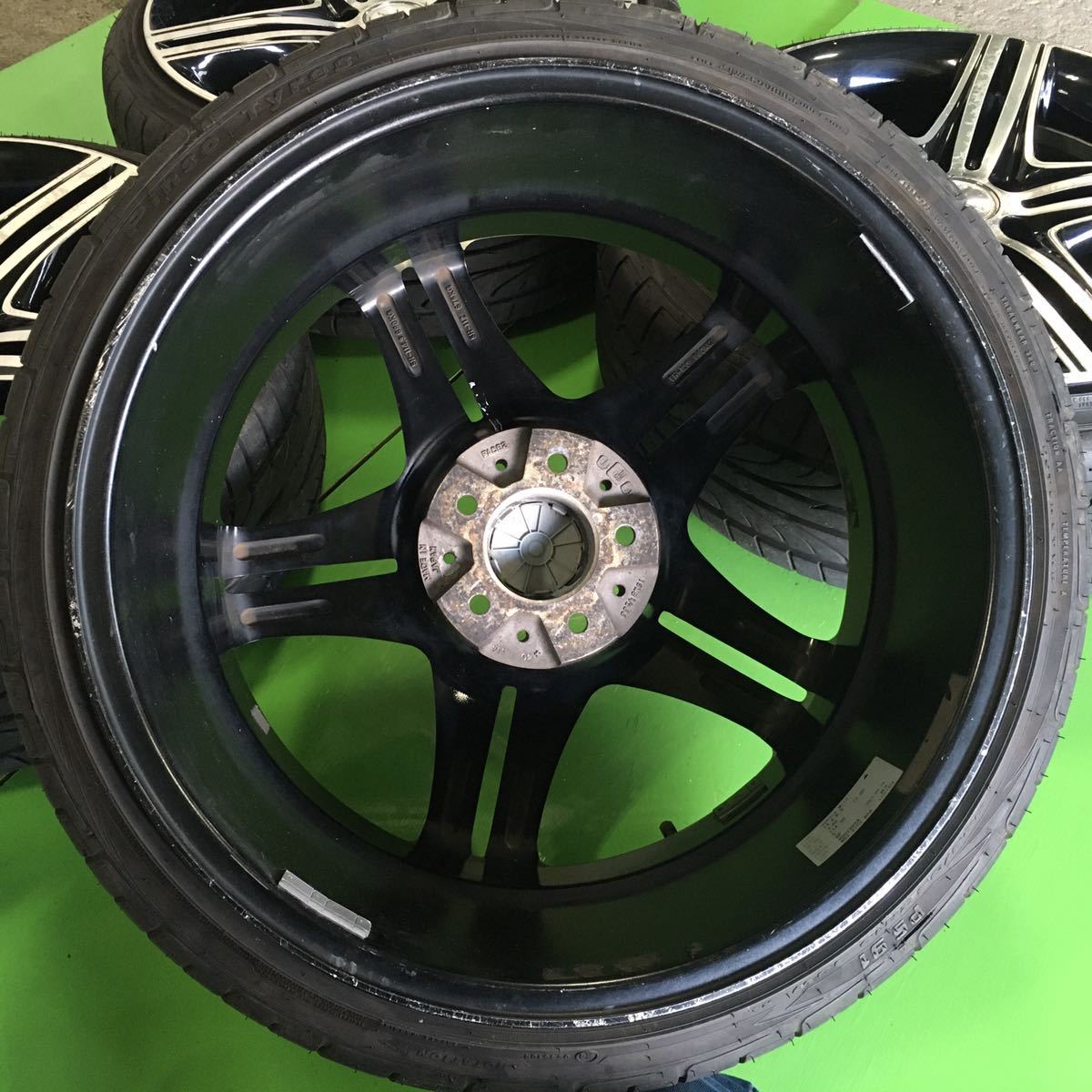 WALD Mahora 11C 20インチ 114.3 スタッドレス 4本セット NA330 WALD Mahora 11C 20インチ 114.3 スタッドレス 4本セット NA330