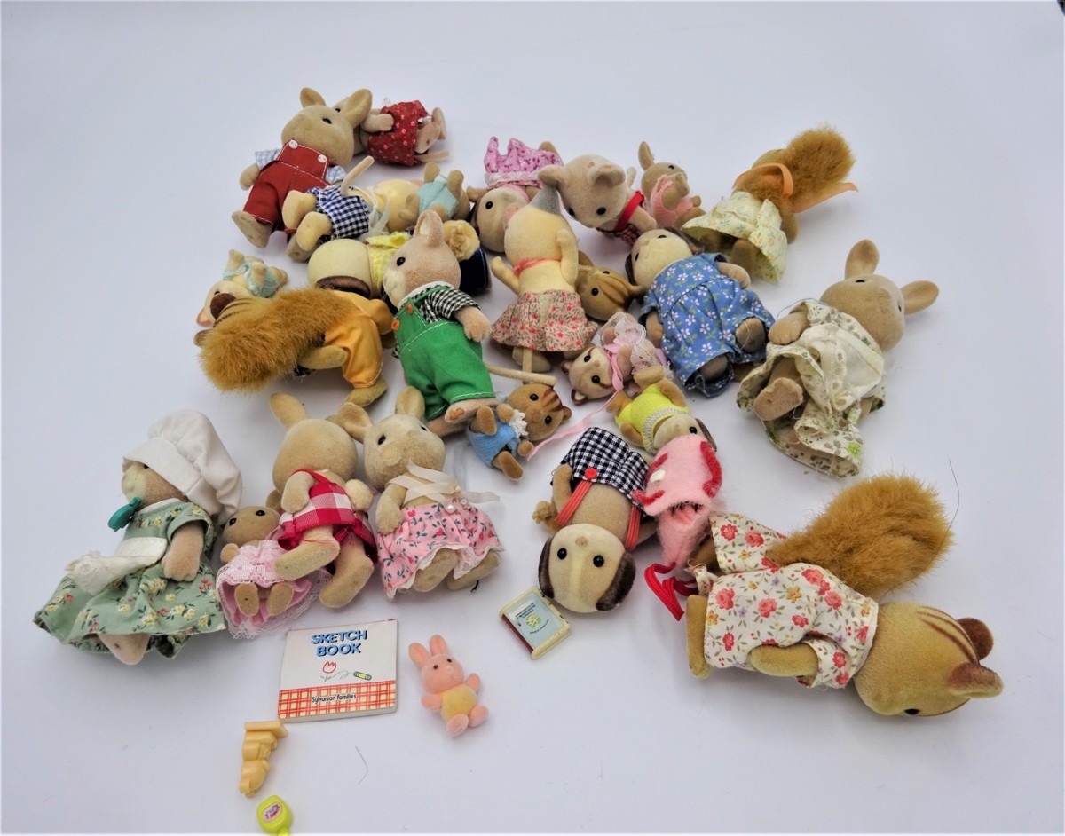 H4334na シルバニアファミリー 赤ちゃん うさぎ 犬 ねずみ 猫 洋服着用 おもちゃ 子供向け まとめ品 シルバニアファミリー 売買されたオークション情報 Yahooの商品情報をアーカイブ公開 オークファン Aucfan Com