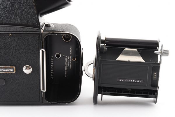 Hasselblad 500C&frasl;M ハッセルブラッド フィルム - 中判 ★極上品★ Hasselblad ハッセルブラッド 500C/M ボディ / Film Magazine フィルムマガジン A12 中判 フィルムカメラ 動作確認済 #903128