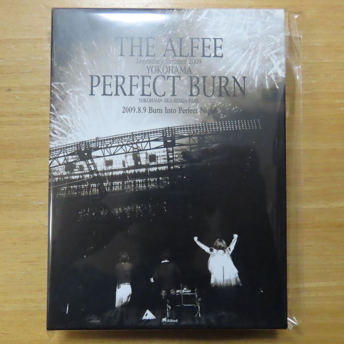 セール，新作 34053120; 2DVDBOX THE ALFEE / PERFECT BURN~Legendary Summer 2009.8.9 Burn Into Memory Night YOKOHAMA(ジャパニーズポップス)｜売買されたオークション情報、yahooの商品情報をアーカイブ公開 - オークファン ジャパニーズポップス