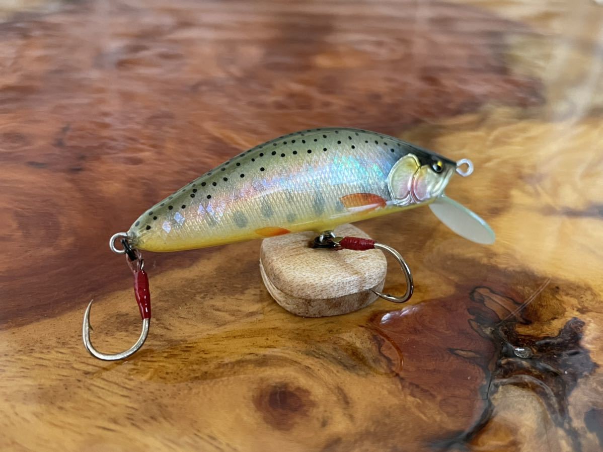 T.C.G Handmade Lures 52s No.22ハンドメイドミノー アワビ貼り
