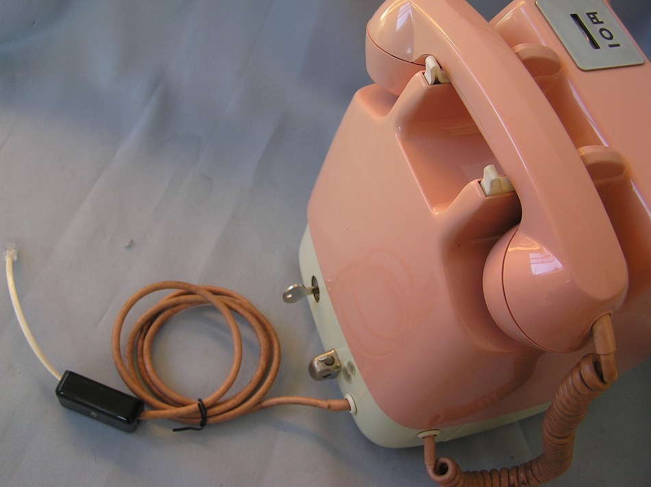 公衆電話 なつかしい かわいい ピンク電話 ダイヤル きれい 古い