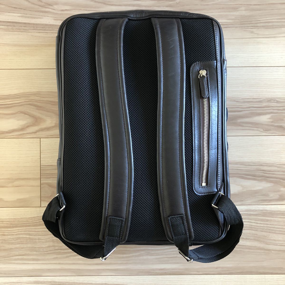 ☆格安美品☆ビジネスレザーファクトリーリュック ダークブラウン焦茶 