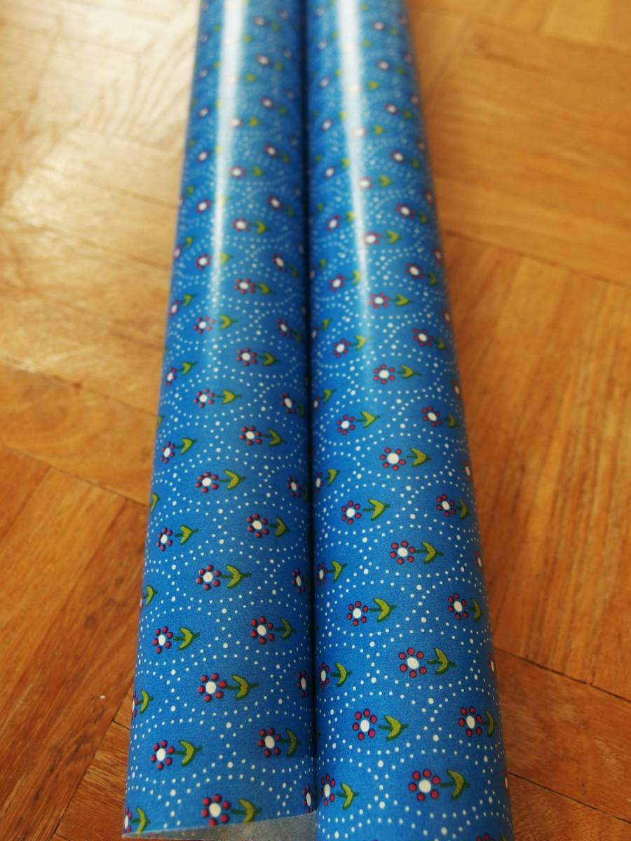 スイス製 ヴィンテージ レトロ ワックスペーパー 包装紙 青い背景に小花 花柄 包装紙 売買されたオークション情報 Yahooの商品情報をアーカイブ公開 オークファン Aucfan Com