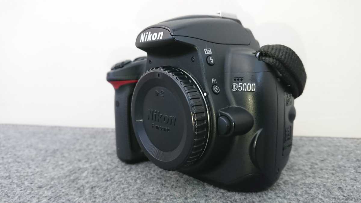 Nikon D5000 ニコンD5000 ストラップ、ボディーキャップ、バッテリー 